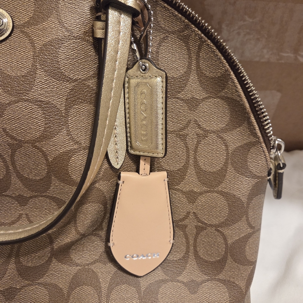 Coach purse - Picture 2 of 9